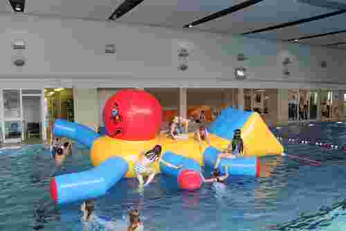 Aquarena Wasserspielburg im Becken
